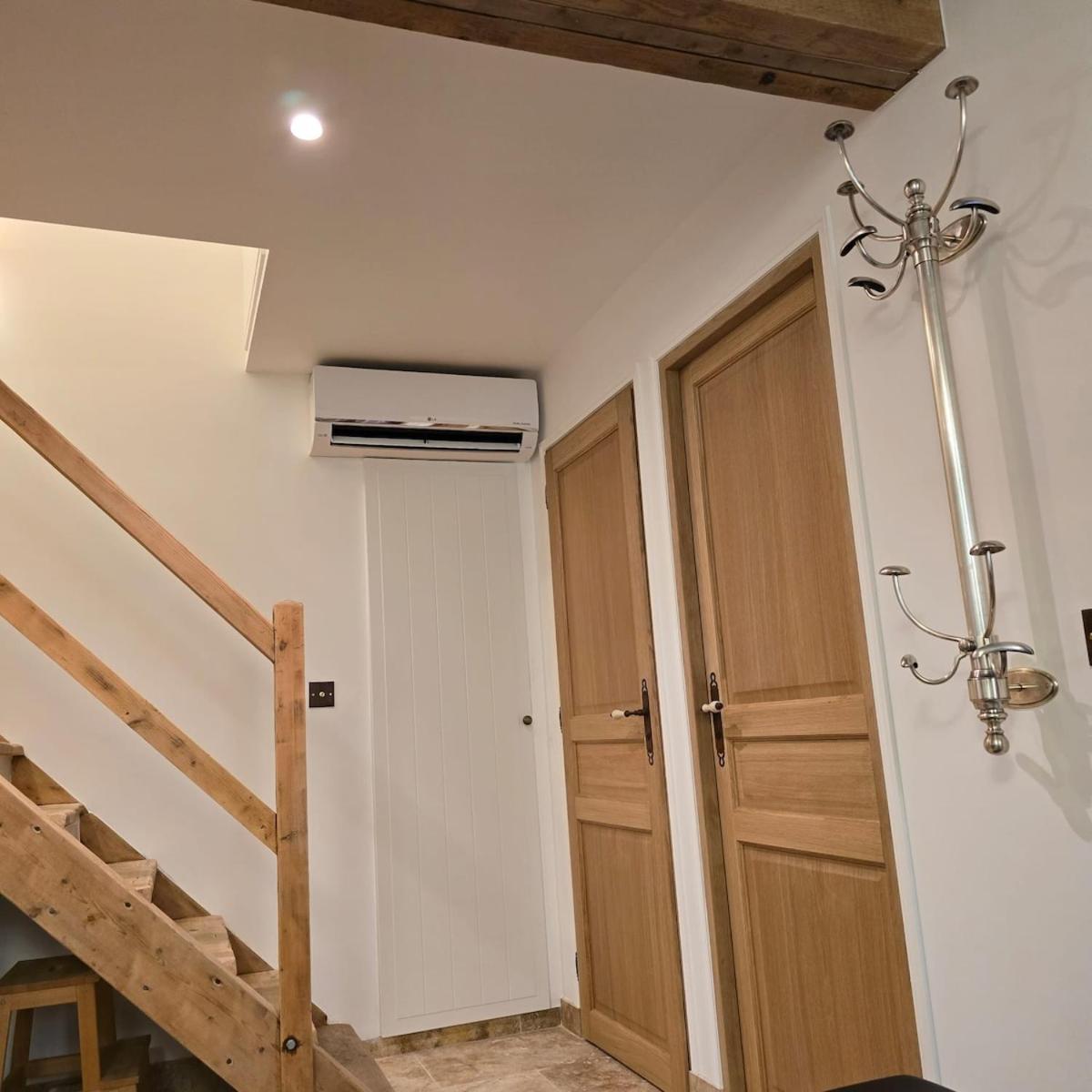 Le Cottage Maisonnette Dans Corps De Ferme Ollainville Esterno foto